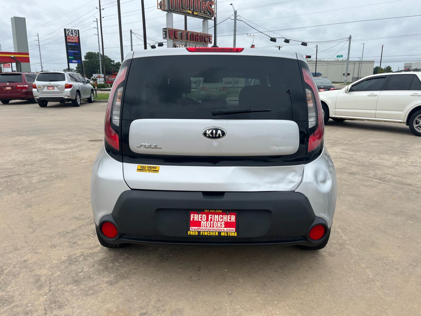 2016 SILVER /black Kia Soul Base 6A (KNDJN2A28G7) with an 1.6L L4 DOHC 16V engine, 6A transmission, located at 14700 Tomball Parkway 249, Houston, TX, 77086, (281) 444-2200, 29.928619, -95.504074 - Photo#5